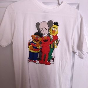 Kaws x Sesame Street XS shirt